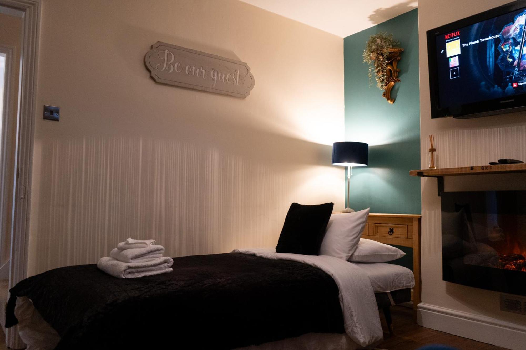 הוילה The Plumb Townhouse In Warwick Centre מראה חיצוני תמונה